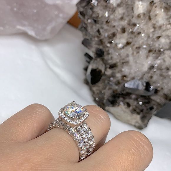 4ct tw square halo round brilliant bridal ring set - Picture 6 of 12